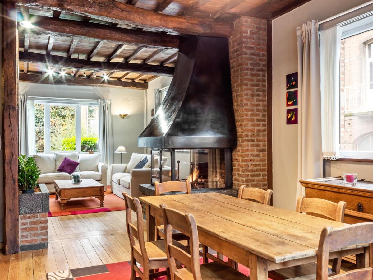Stylish Apartment In Dinant Near The Maas Buitenkant foto