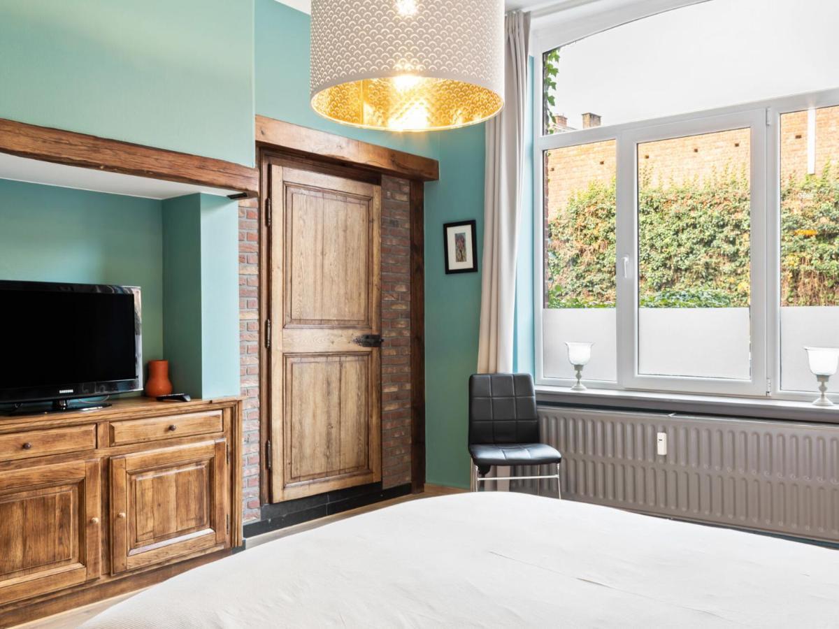 Stylish Apartment In Dinant Near The Maas Buitenkant foto